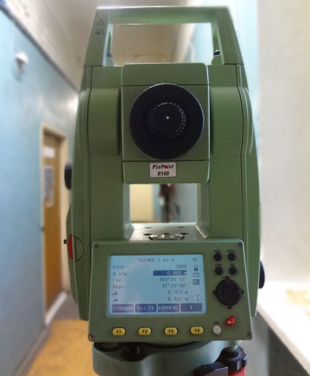 Электронный тахеометр Leica серии TPS400