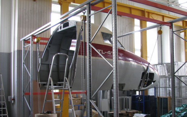 Фюзеляж кабины пилотов Let L-410M